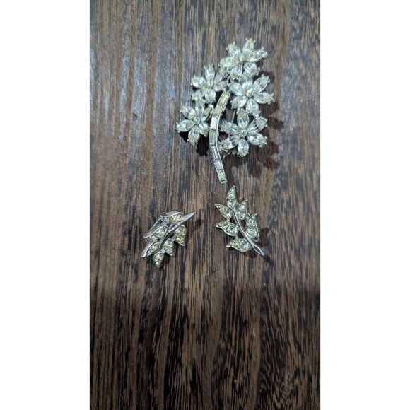 Vintage Sarah Coventry Rhinestone Flower Brooch & Clip-On Earrings Set - Picture 6 of 8